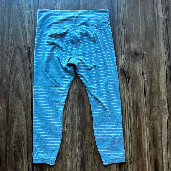 Athleta Leggings EUC - Picture 3 of 4